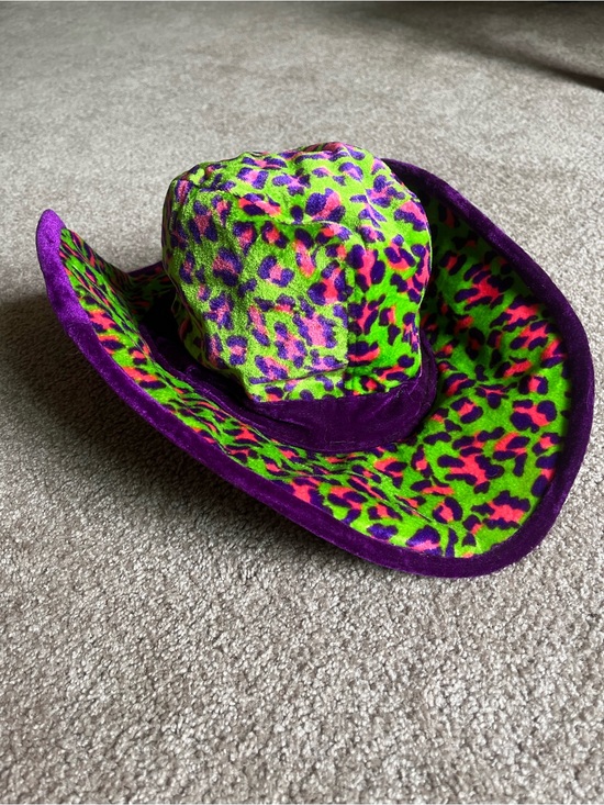 American Vintage Other - VTG 90’s Fur Neon Leopard Print Hat